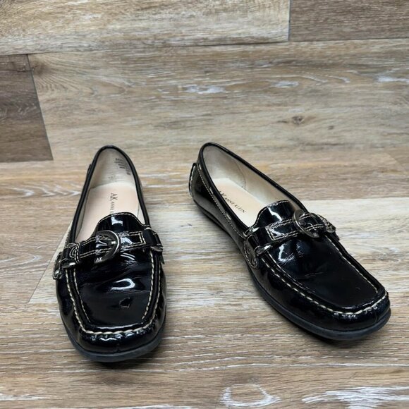Anne Klein Ritchey Black Patent Leather Buckle Accent Flats Women's Size 6 - Picture 6 of 6